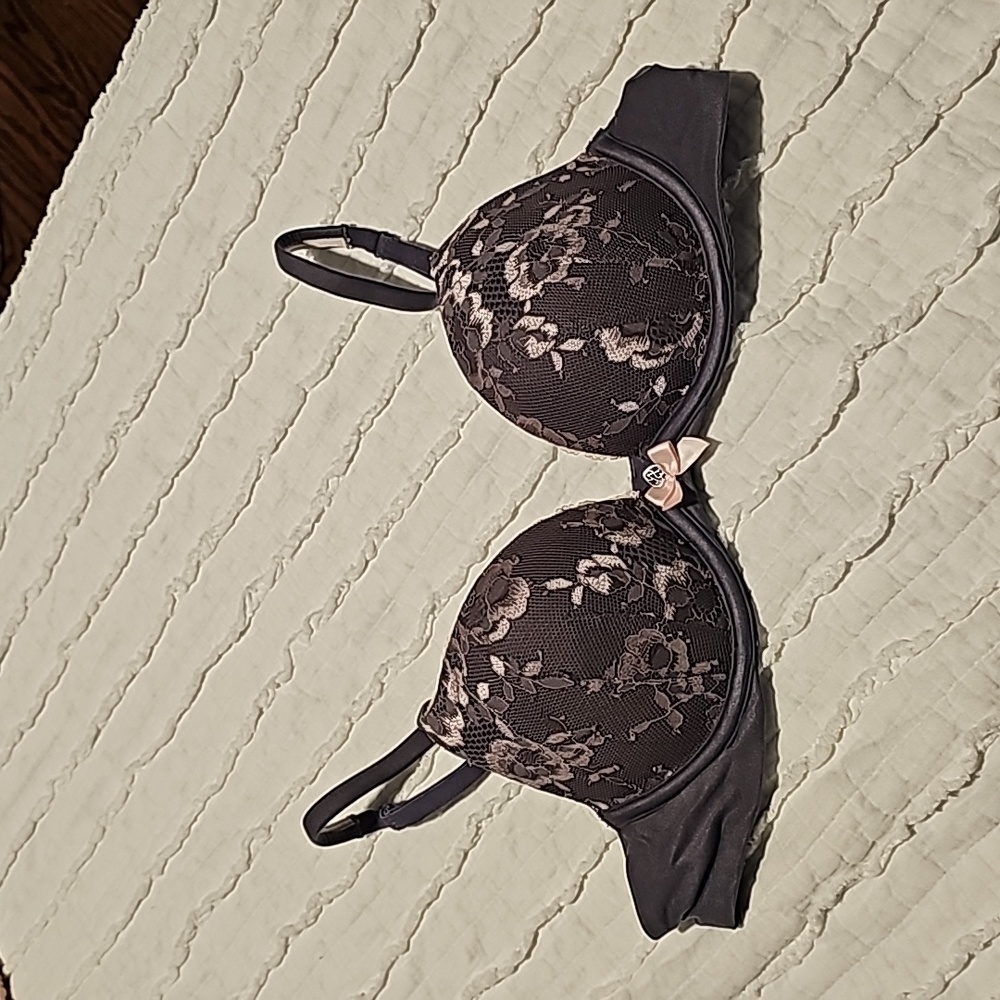 Victoria Secret Body by Victoria Push-Up